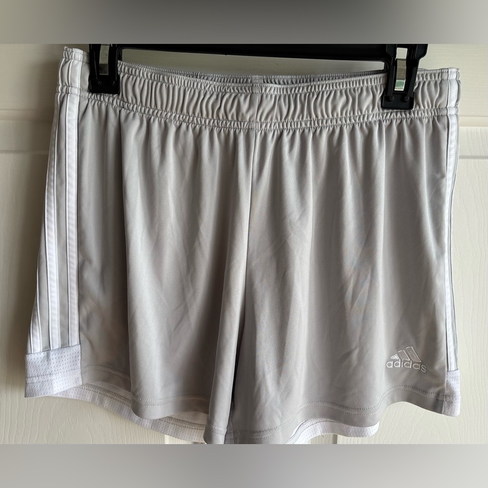 Adidas Women’s Size Large Light Gray Athletic Shorts